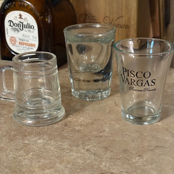 Shot glasses - Picture 1 of 5